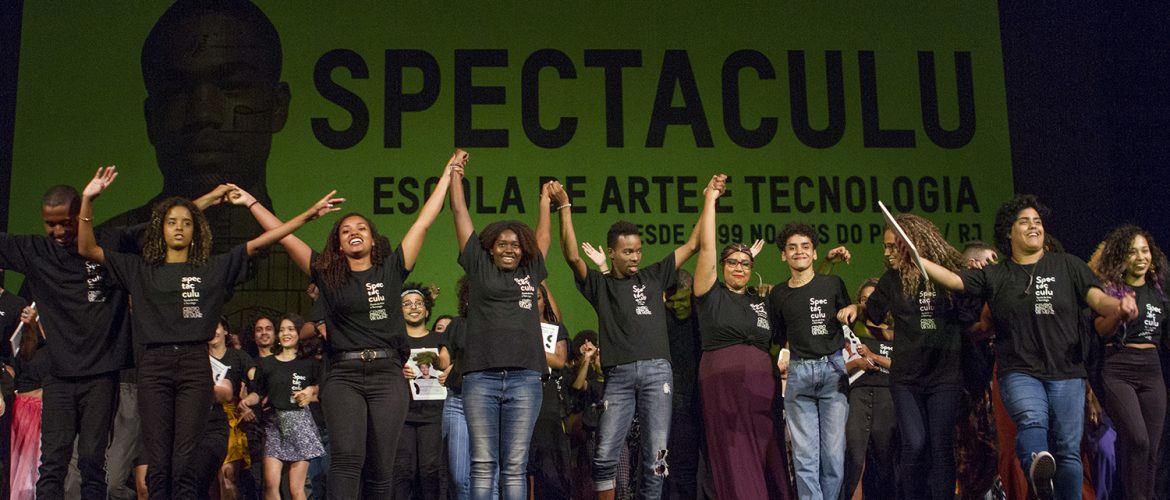 Alunos comemoram a Formatura 2018 da Spectaculu. (Créditos: Myllena Araújo / Spectaculu)